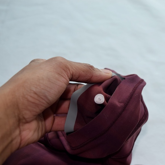 In Movement 25" leggings linear spray Garnet - Picture 5 of 7